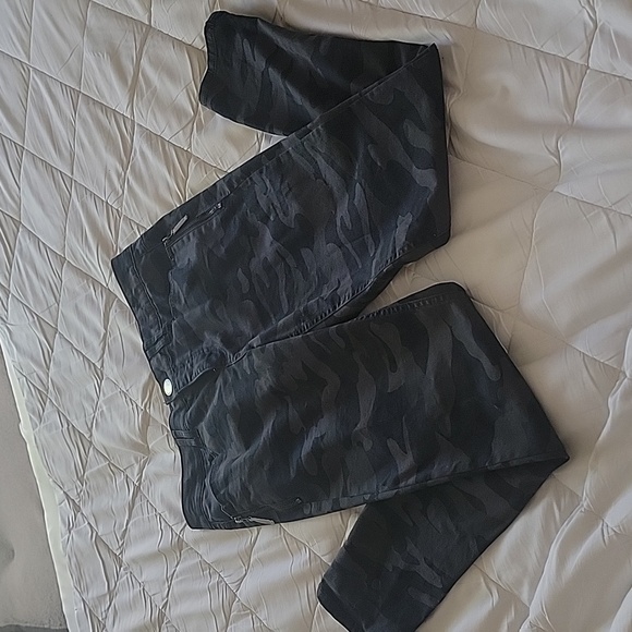 Democracy "AB" Technology Jeans - Picture 15 of 16